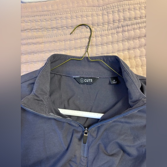 Cuts Clothing - Men’s - 1/4 Zip (Medium) - Gray - Picture 4 of 5